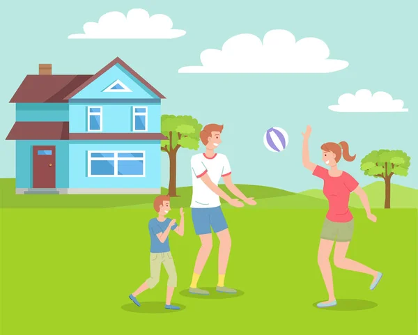 Familie actieve vakantie gelukkige ouders met vrolijk kind spelen bal in de zomer in de voorkant van het huis — Stockvector