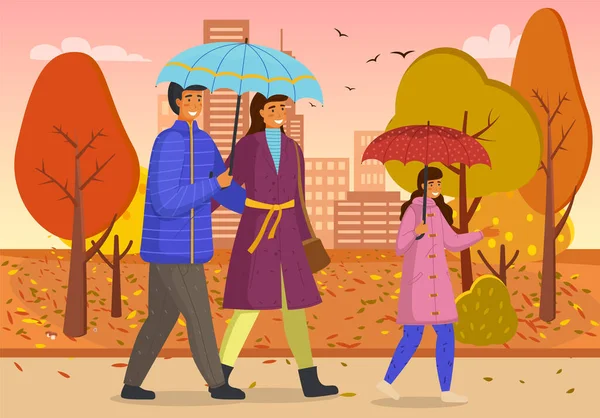 Hija, papá y mamá caminan en el parque amarillo de otoño con sombrillas durante la lluvia. Imagen plana — Vector de stock