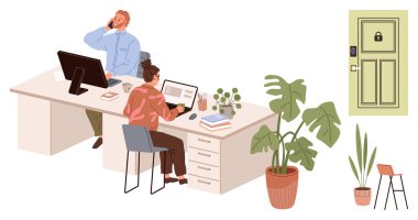 Dizüstü bilgisayarlar, ofis malzemeleri ve yeşillik ile ortak bir masada çalışan iki iş arkadaşı. Saksı bitkileri ve arka planda güvenli bir kapı zarafet ekler. Üretkenlik, birlikte çalışma, takım çalışması için ideal