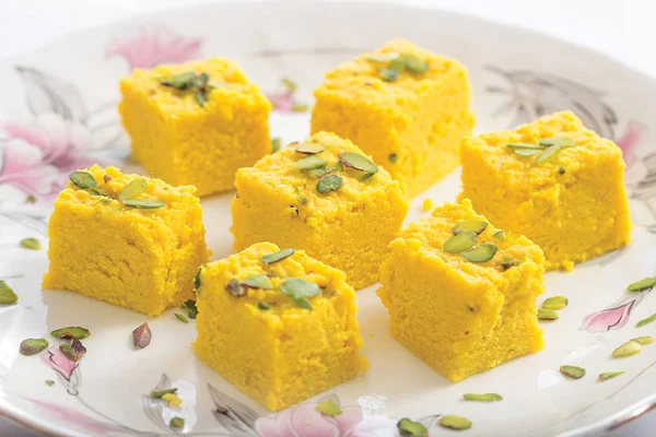 Taze sarı fıstıklı tatlı Görünümü Kapat