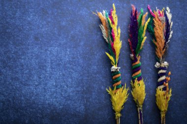 Paskalya bölgesel palmiye, geleneksel bölgesel renkli palmiye.