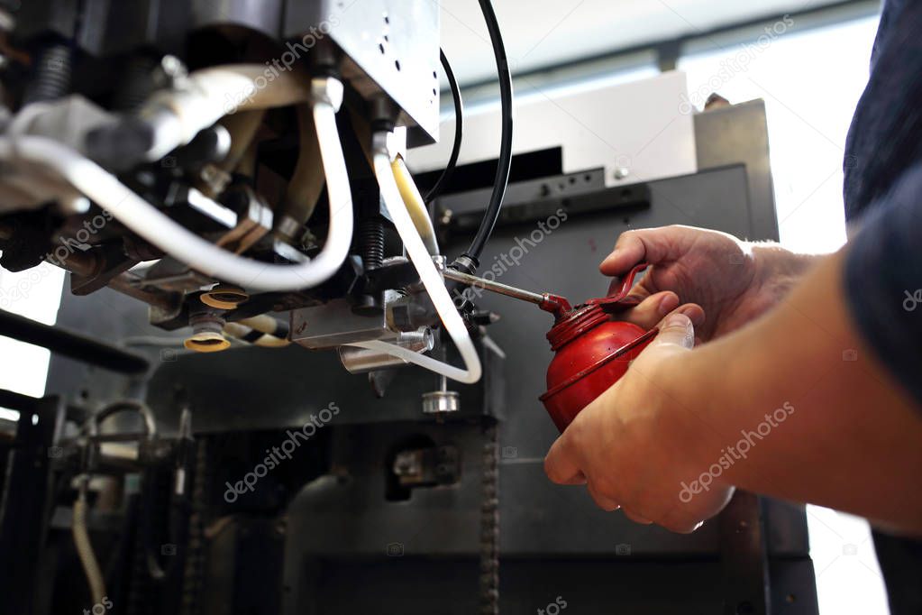 Repair and maintenance of the printing machine.