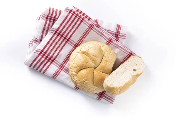 亚麻厨房布上用白面粉制成的小麦卷 — 图库照片