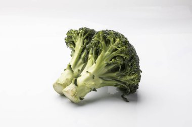 Brokoli, taze brokoli. Sağlıklı bir sebze diyeti.