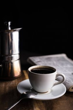 Kahve fincanlı İtalyan kahvesi. Yoğun ve aromatik kahve.