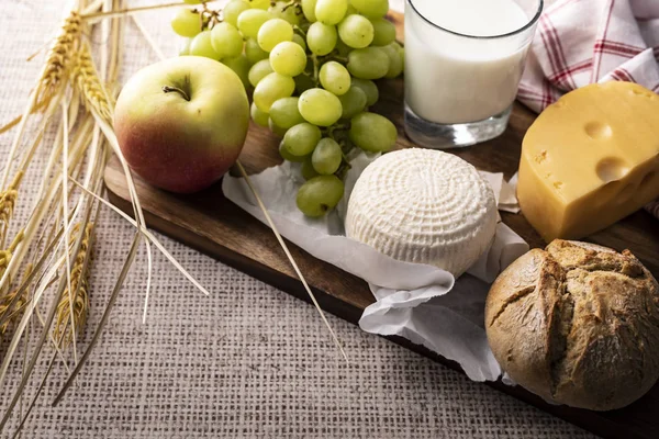 Geleneksel Yahudi bayramı, Shavuot. Hasat mevsimi.