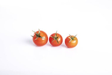 Domates. Beyaz arka planda kırmızı domates