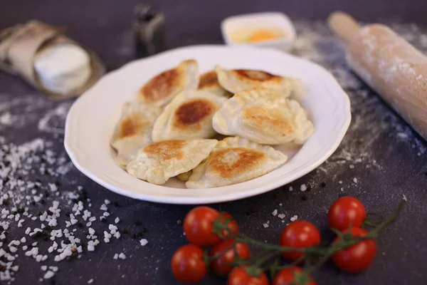 Gnocchi con ricotta. Gnocchi tradizionali fatti in casa fritti in oro — Foto Stock