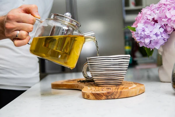 Arte Preparar Chá Perfeito Preparação Chá Aromático Solto Uma Elegante — Fotografia de Stock