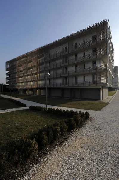 Boční Pohled Nového Komplexu Brescia Orizzonti Jednotky Žijící Blízkosti Centra — Stock fotografie