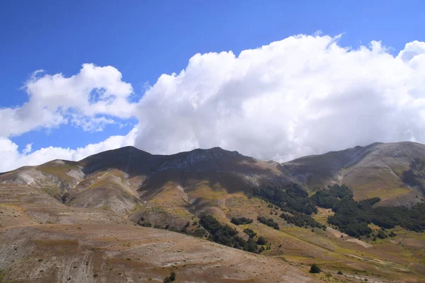 Mountains Στο Εθνικο Παρκο Τησ Sibillini Mountains Στο Κεντρο Τησ — Φωτογραφία Αρχείου