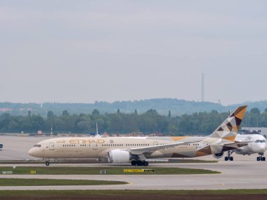 Münih, Almanya / Gemany 16 Mayıs 2019 : Etihad dreamliner A6-Ble 