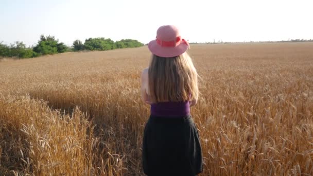 Für das blonde Teen bleibt es in der Familie Für das blonde Teen bleibt es in der Familie