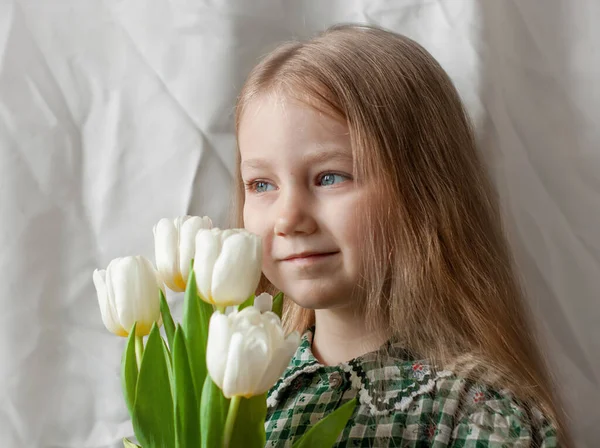 Cute Blonde Child Girl Bouquet White Tulips Hands Mothers Day — Stock Photo, Image