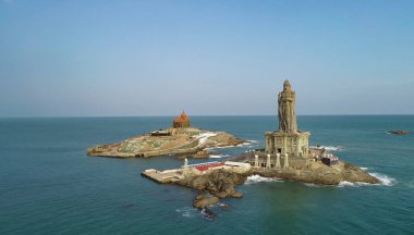 Vivekananda Kaya Anıtı ve Thiruvalluvar Heykeli Kanyakumari, Hindistan 'da Hava Görüntüsü