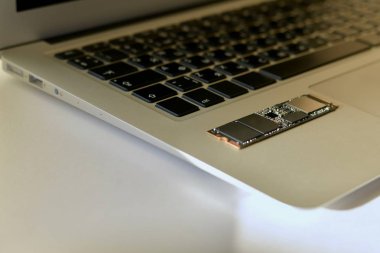 Klavyede Chip Ssd-drive.