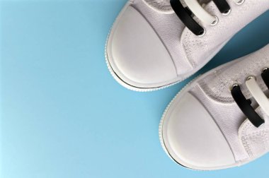 Çorap spor ayakkabı bir çift.