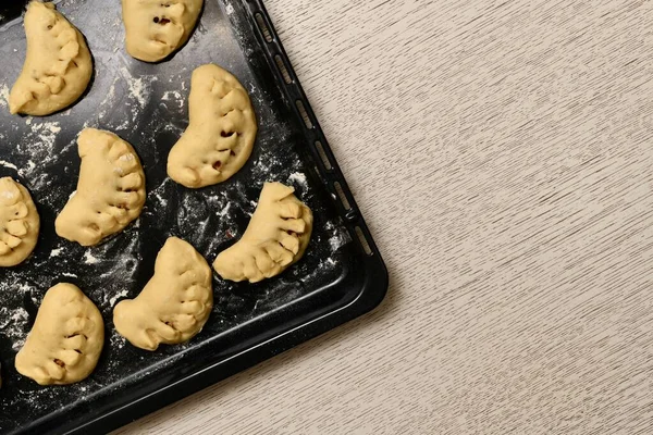 Sweet Yeast Dough Patties Curly Edge Part Corner Oven Tray — Stock Photo, Image