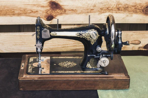 Παλιά Vintage Ραπτικής Μηχανή — Φωτογραφία Αρχείου