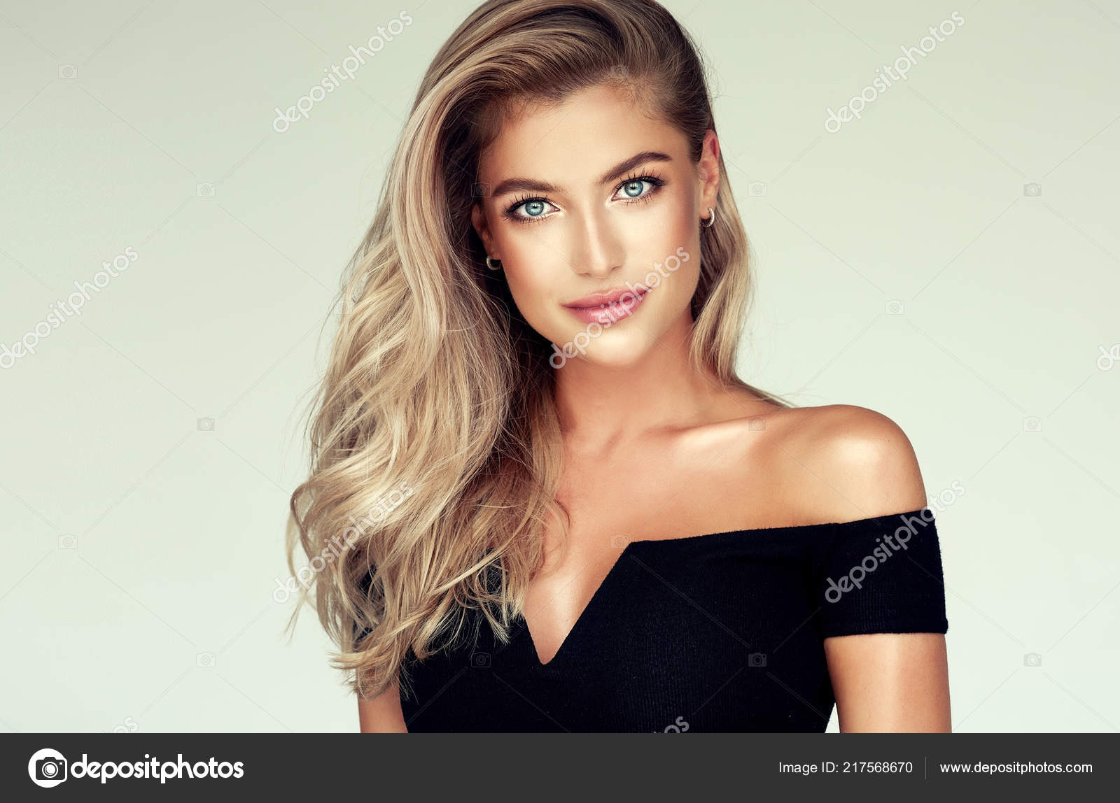 Young Blonde Haired Woman Wavy Hair Beautiful Model Long Hairstyle