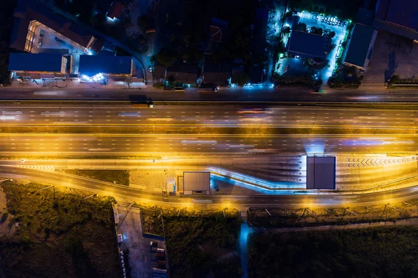 航空写真ナイト高速道路、有料道路、高速道路、ciの道路 — ストック写真