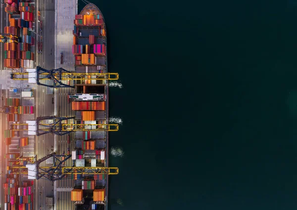 Puerto marítimo Vista aérea Buque de carga de contenedores en exposición de importación — Foto de Stock