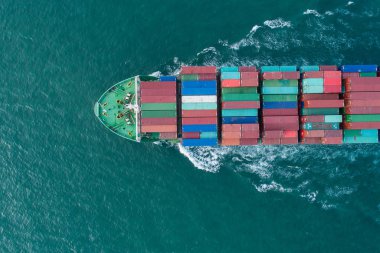 Imp için deniz limanı yükleme konteyner havadan görünümü konteyner gemi