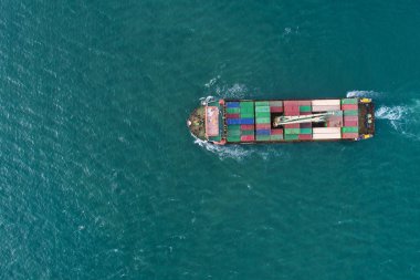 Imp için deniz limanı yükleme konteyner havadan görünümü konteyner gemi