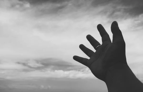 Menselijke handen open palm van aanbidding. Eucharistie therapie zegenen God hij — Stockfoto