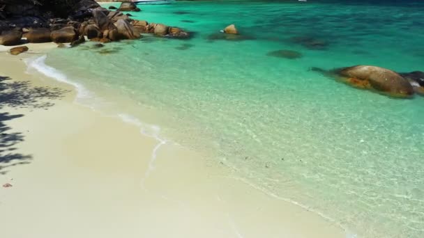 Nagranie Roll Lotu Ptaka Drone Strzał Fale Oceanu Piękna Tropikalna — Wideo stockowe