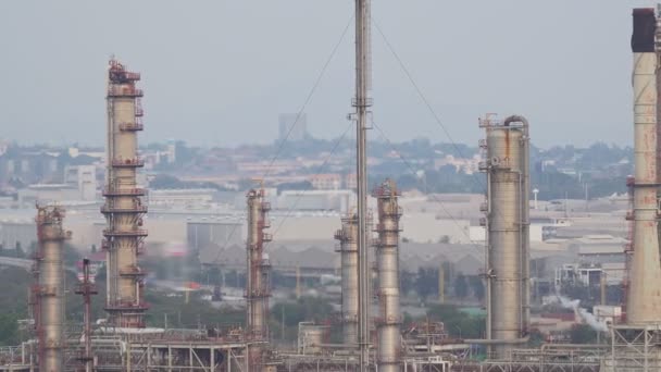 Elektrownia Bilding Pary Stosu Dymu Wypełniającego Niebo Palenie Kominów Fabryki — Wideo stockowe