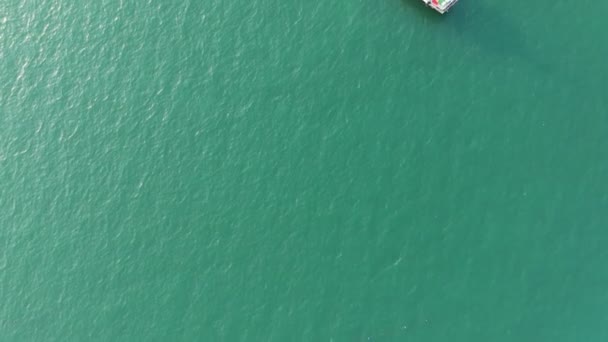 Вид Сверху Воздуха Судна Перевозящего Танкер Lpg Нефть Морском Порту — стоковое видео