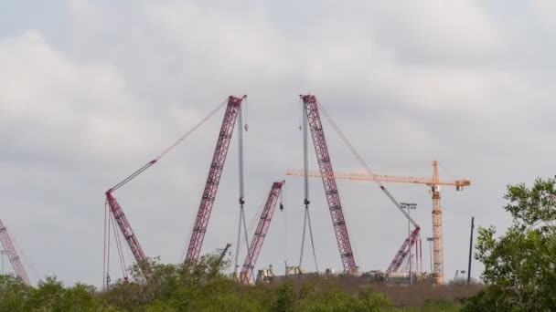 Vista Aérea Hyperlapse Timelapse Edifício Construção Guindaste Grande Canteiro Obras — Vídeo de Stock