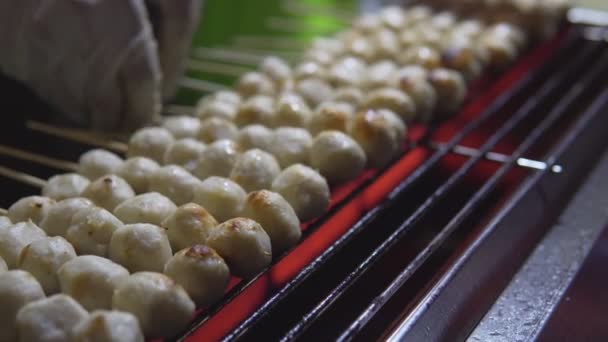Footage Roll Thai Style Hand Street Vendors Hand Cooking Meatball — Stockvideo