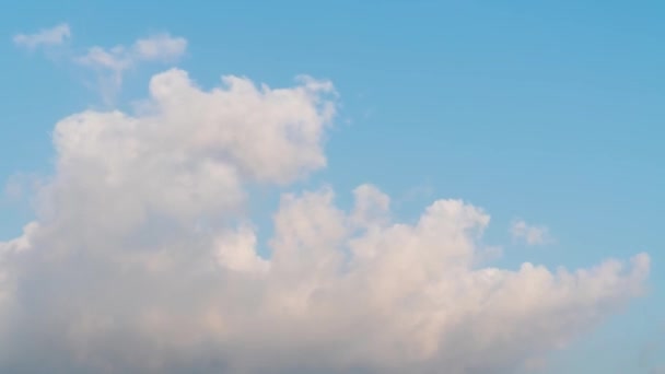 Yapı Hareketleri Bulutlar Kabarık Kabarık Beyaz Bulutlar Gökyüzü Zaman Atlaması — Stok video