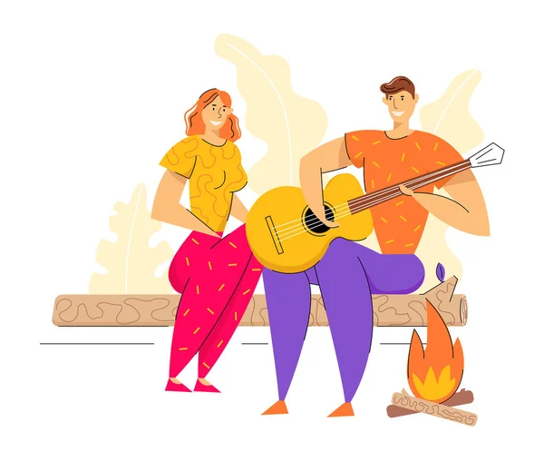 Щаслива пара насолоджується разом на відкритому повітрі в кемпінгу. Чоловік грає на гітарі для дівчини поблизу Бонфайр. Друзі туристи відпочивають у таборі. Вектор Плоска ілюстрація — стоковий вектор