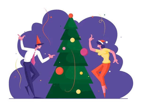 Colegas alegres en los sombreros de Papá Noel celebran la fiesta de Navidad en la oficina bailando en el árbol de Navidad decorado. Los trabajadores felices se divierten. Gerentes alegres en el lugar de trabajo Dibujos animados plana Vector Ilustración — Vector de stock