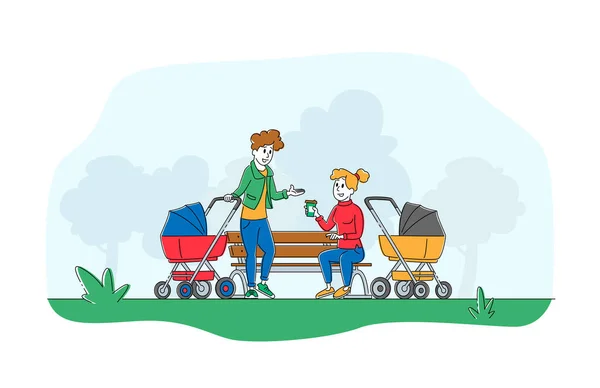 Vrouwen brengen tijd samen door zittend op de bank buiten en kletsen. Meisjes met een baby wandelwagen ontmoeten vriend. Moederschap, Ouderschap Lifestyle, Mensen Spare Time. Lineaire karakters Vector Illustratie — Stockvector