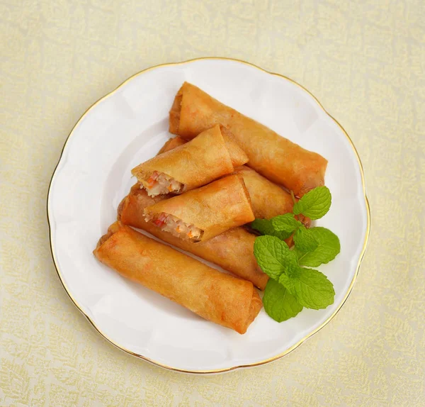 Jedzenie smażone chińskie tradycyjne sajgonki — Zdjęcie stockowe