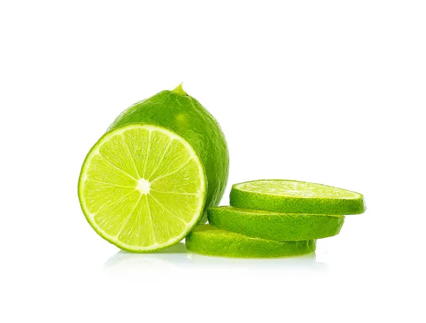 beyaz arkaplanda izole kireç