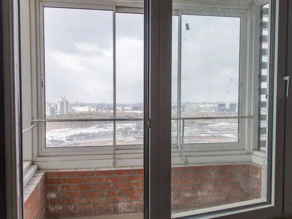 Onarım için dairede yakın çekim balkon