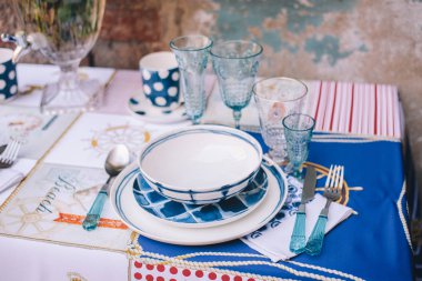 Dekor ve masa ayarı bir yemek veya tatil için. Sofra Takımları 