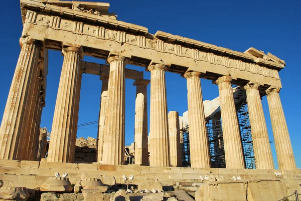 明るい日にパルテノン神殿 アクロポリス アテネ ギリシャ — ストック写真