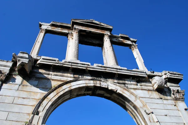 Arco Adriano Num Dia Brilhante Atenas Grécia — Fotografia de Stock