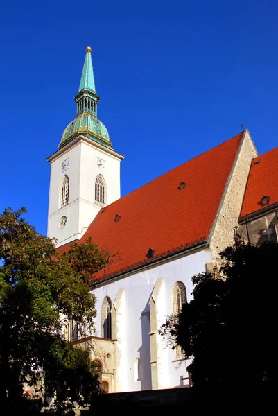 斯洛伐克布拉迪斯拉发的圣马丁大教堂 — 图库照片