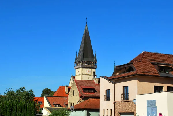 A Basílica de St. Giles no centro histórico de Bardejov — Fotografia de Stock