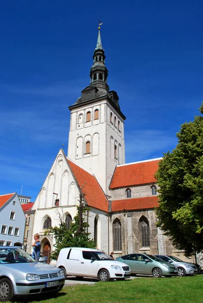 爱沙尼亚塔林-2012年7月20日: 圣尼古拉斯教堂在日 — 图库照片