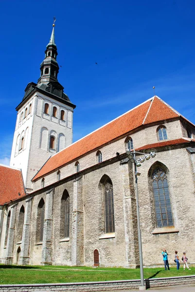 Tallin, Estonia - 20 de julio de 2012: Iglesia de San Nicolás — Foto de Stock