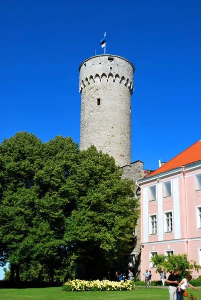 Tallinn, Estland - 22 juli 2012: Het oude Toompea kasteel in Tall — Stockfoto