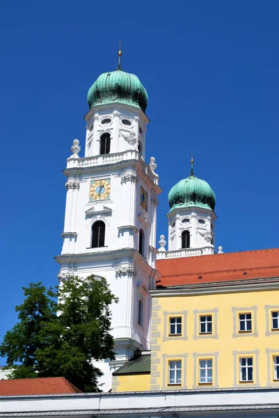 A Catedral de Santo Estêvão no centro histórico de Passau , — Fotografia de Stock